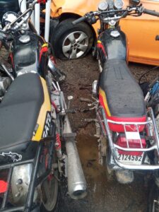 Policía arresta a cuatro hombres y ocupa presuntas drogas durante operativos en Tamboril y Mari López, Santiago